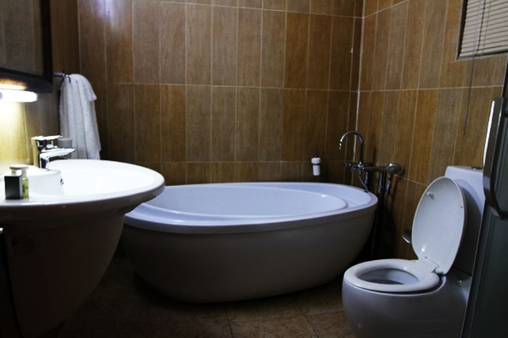 Fryburg Suites Aliayabiagba Bagian luar foto