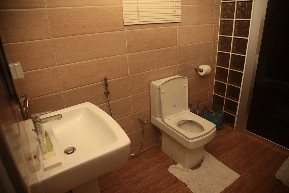Fryburg Suites Aliayabiagba Bagian luar foto