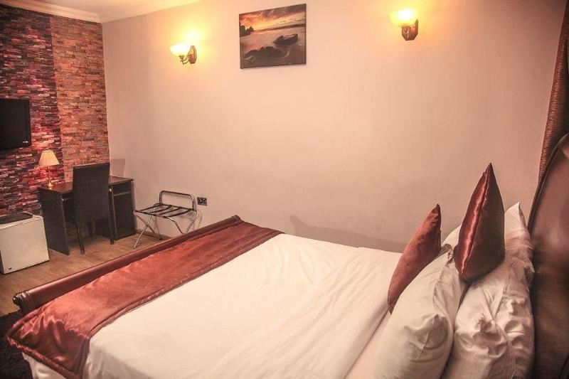 Fryburg Suites Aliayabiagba Bagian luar foto