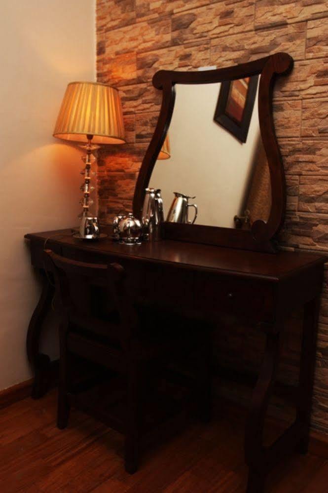 Fryburg Suites Aliayabiagba Bagian luar foto