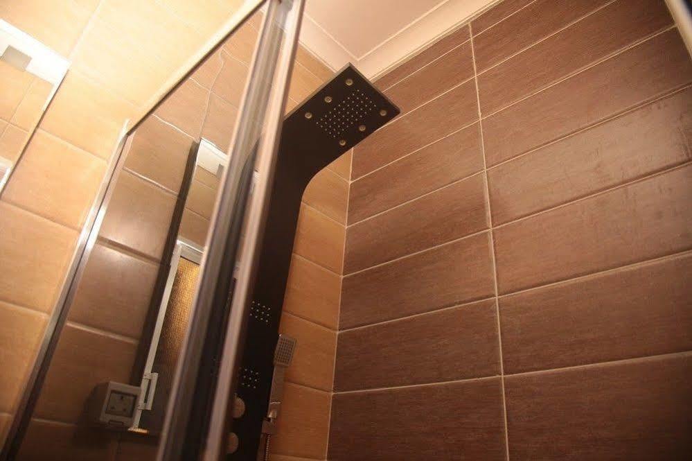 Fryburg Suites Aliayabiagba Bagian luar foto